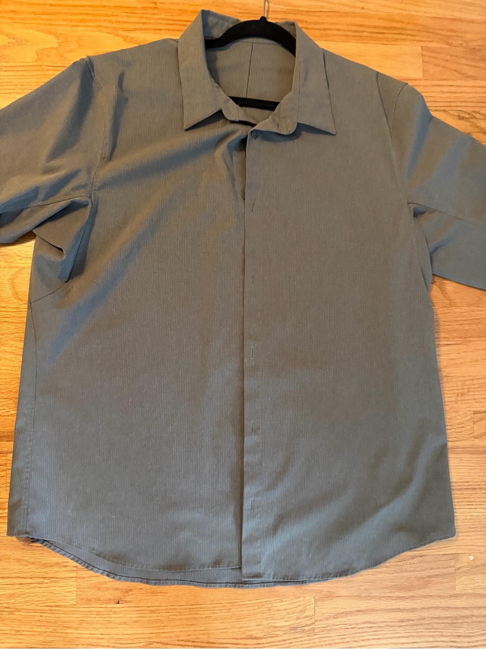 Men's Lululemon Airing EasyOlive Green Short-Sleeve Button-Up Shirt Large